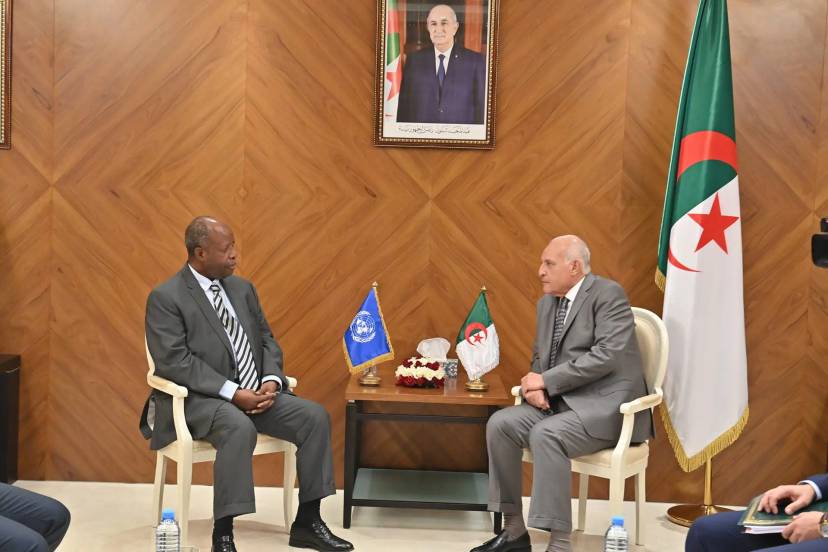 الوزير عطاف يستقبل رئيس مكتب الأمم المتحدة لغرب إفريقيا والساحل